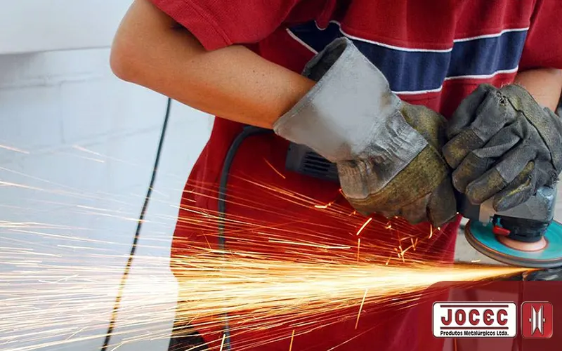 Como Manter a Segurança em Projetos de Serralheria Utilizando Acessórios de Alta Qualidade